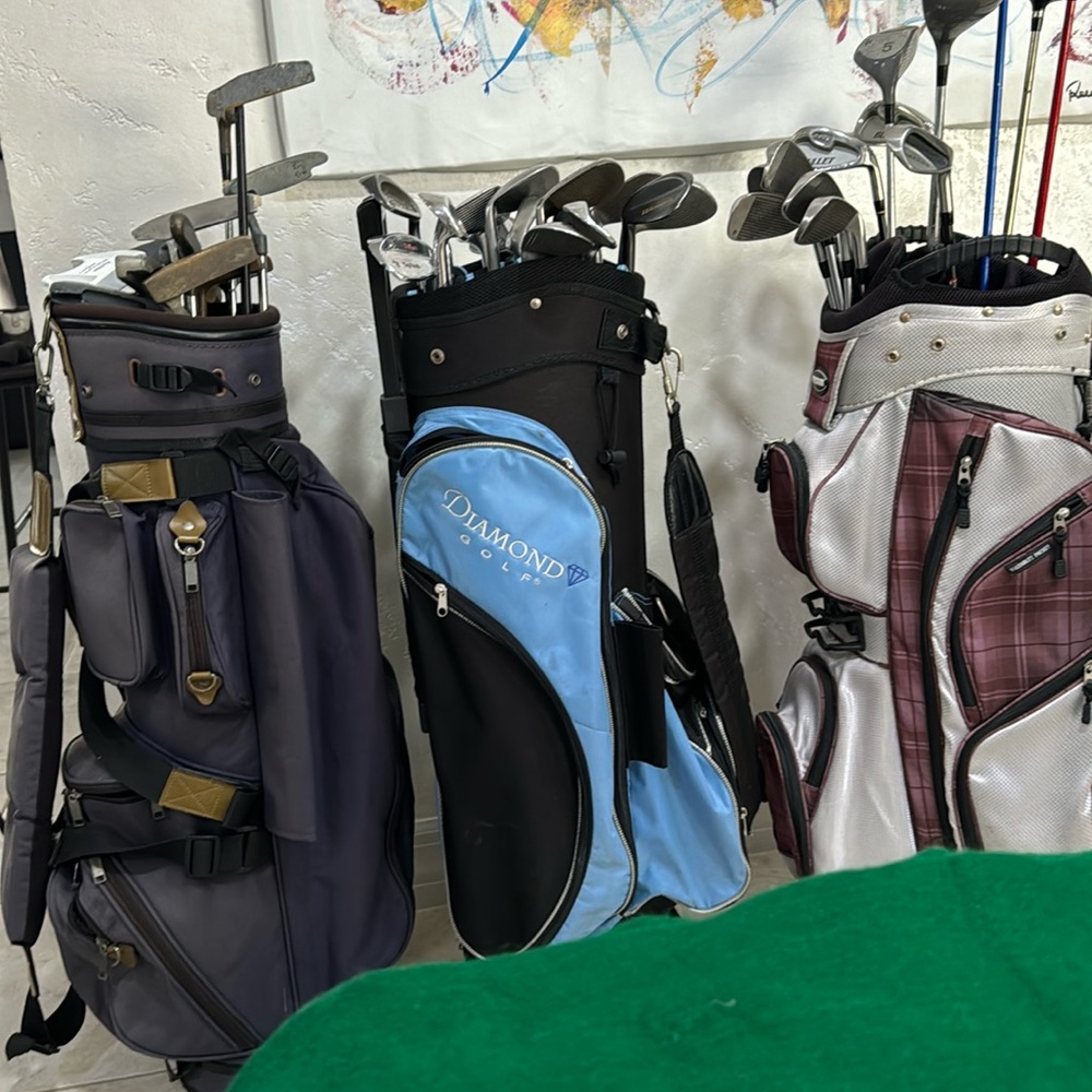 Golf bag from live stream